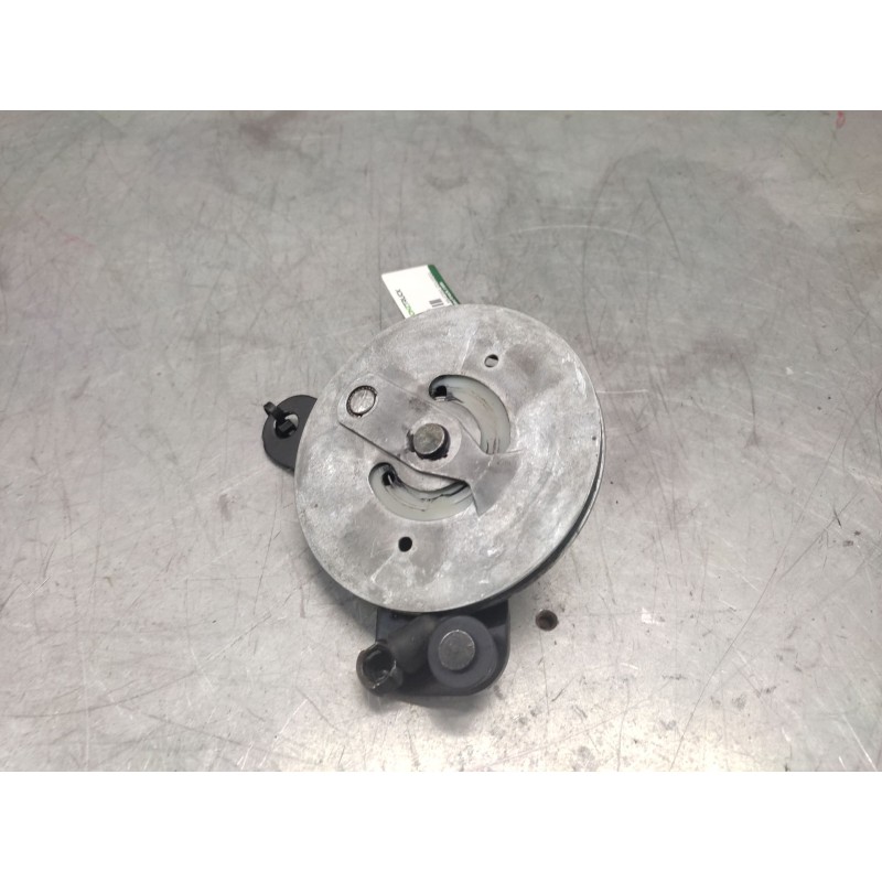 Recambio de retenedor puerta para land rover discovery v6 td se referencia OEM IAM TAPA MALETERO IZQUIERDO  