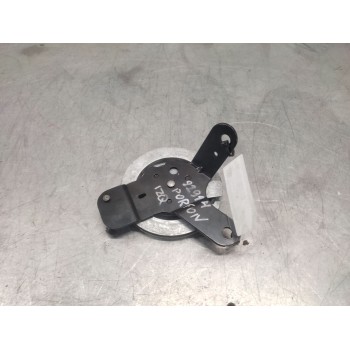 Recambio de retenedor puerta para land rover discovery v6 td se referencia OEM IAM TAPA MALETERO IZQUIERDO  