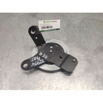 Recambio de retenedor puerta para land rover discovery v6 td se referencia OEM IAM TAPA MALETERO DERECHO  