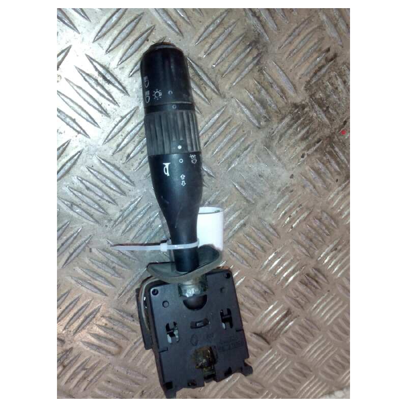 Recambio de mando intermitentes para renault magnum ab 2005 cabina adel.tractor semirr. gv  4x2 4xx.18 gran espacio referencia O - Blanco
