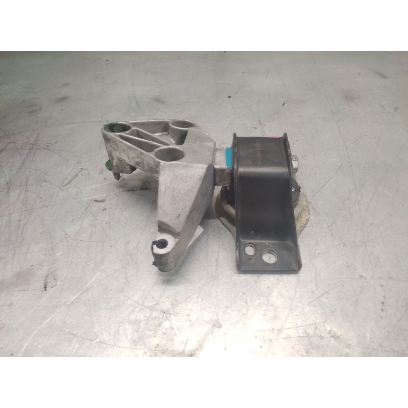 Recambio de soporte motor derecho para renault scenic ii 1.5 dci diesel referencia OEM IAM   