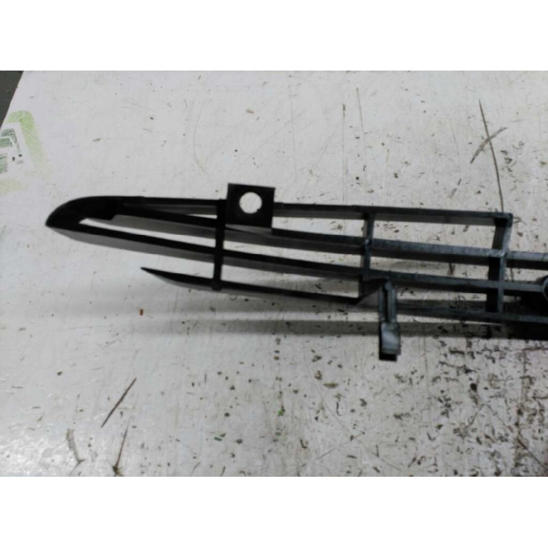 Recambio de rejilla delantera central para ford puma (cce) 1.4 16v cat referencia OEM IAM 4