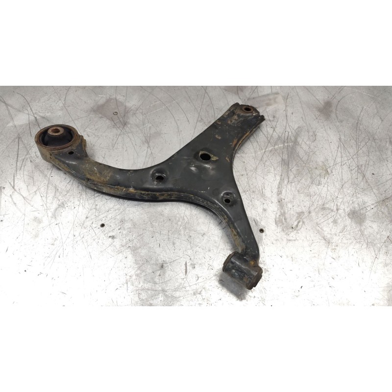 Recambio de brazo suspension inferior delantero derecho para hyundai accent (mc) gl referencia OEM IAM - Blanco 2