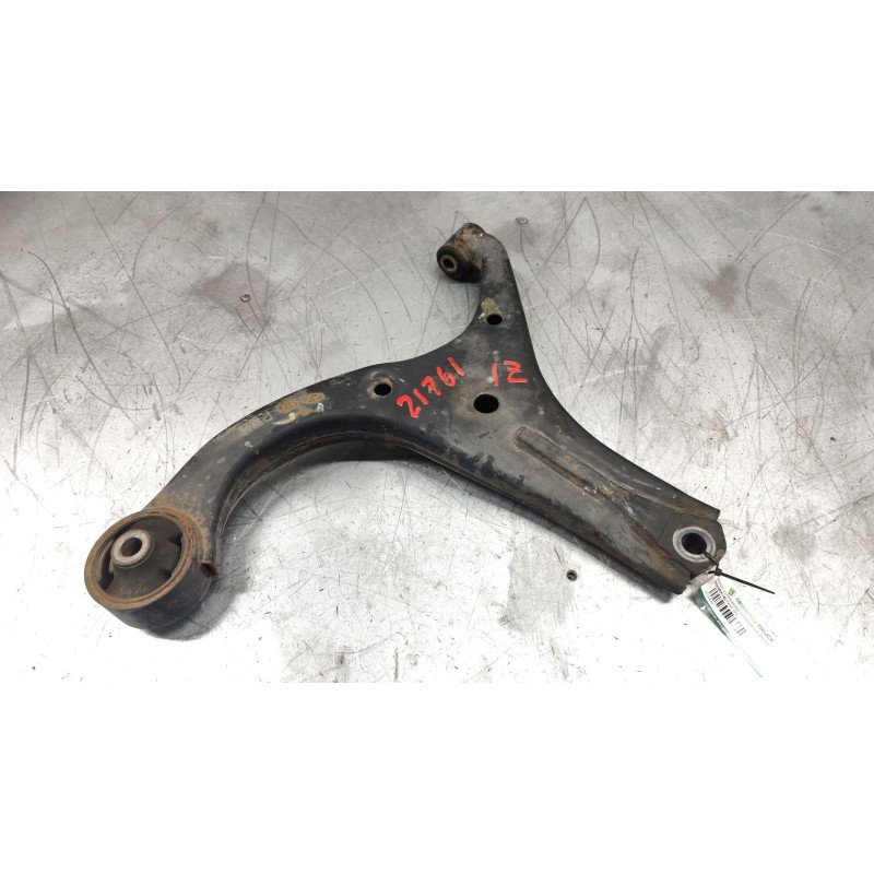 Recambio de brazo suspension inferior delantero derecho para hyundai accent (mc) gl referencia OEM IAM - Blanco 4