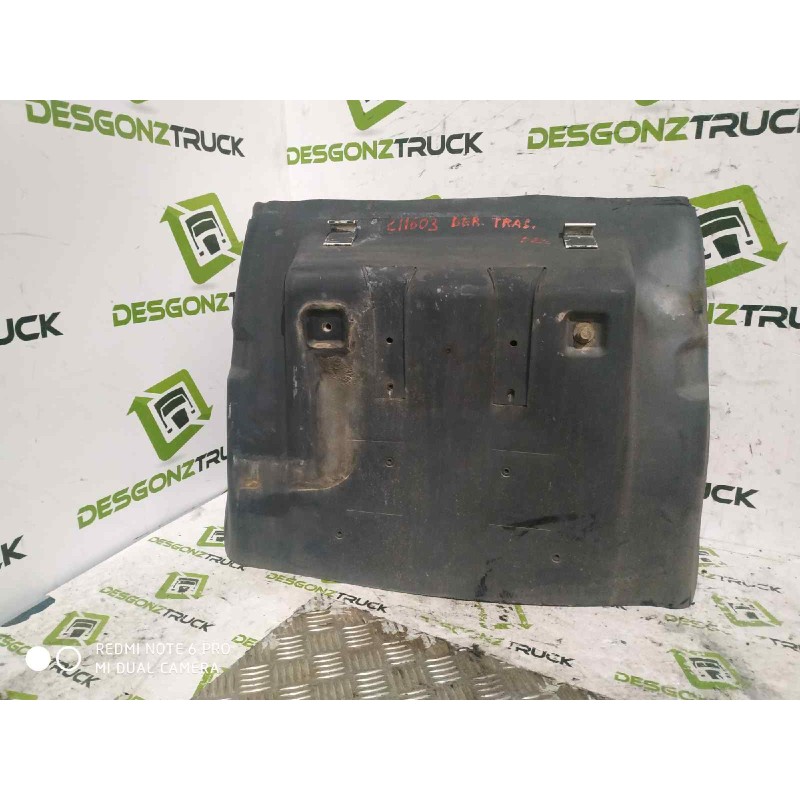 Recambio de guardabarros trasero derecho para volvo fh 12 2002  12.1 diesel (d12d420) referencia OEM IAM DELANTERO  