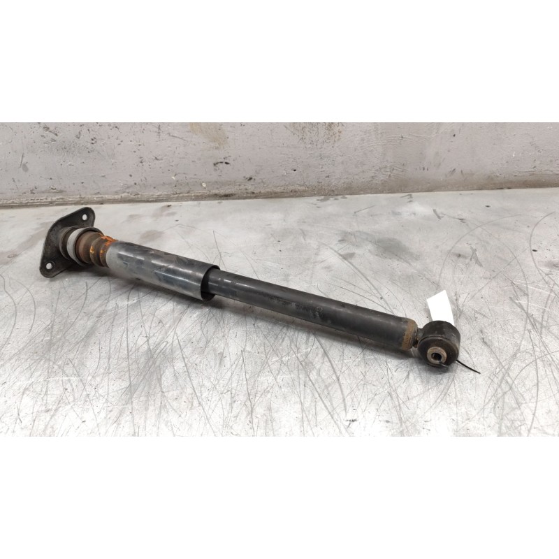 Recambio de amortiguador trasero izquierdo para hyundai accent (mc) gl referencia OEM IAM 553101E200 - Blanco 2