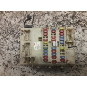 CAJA RELES / FUSIBLES 243505M310 0616051 