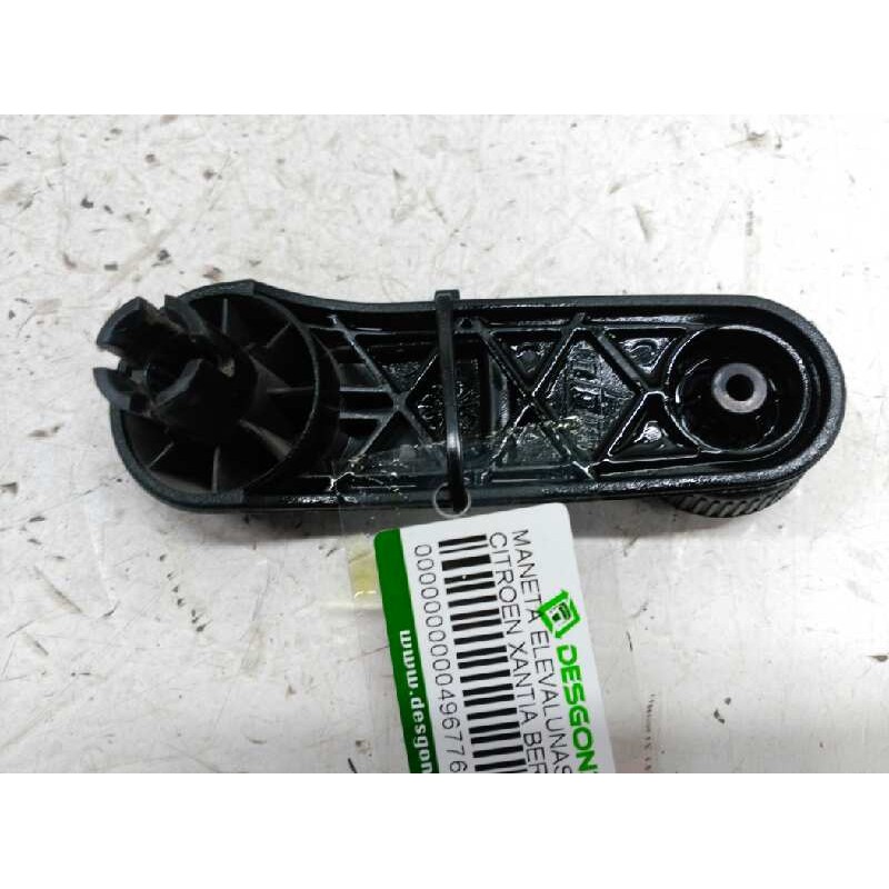 Recambio de maneta elevalunas trasera derecha para citroën xantia berlina 1.9 td sx referencia OEM IAM 2