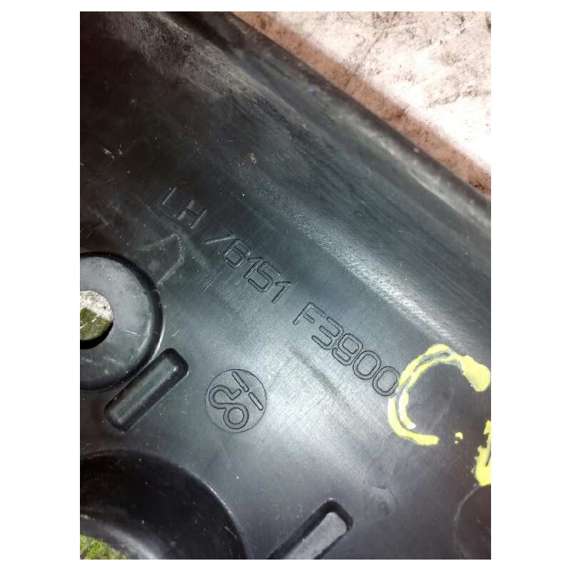Recambio de huella peldaño para nissan cabstar e cabina simple cabina individual referencia OEM IAM 76151F3900 PARTE IZQUIERDA - Blanco 3