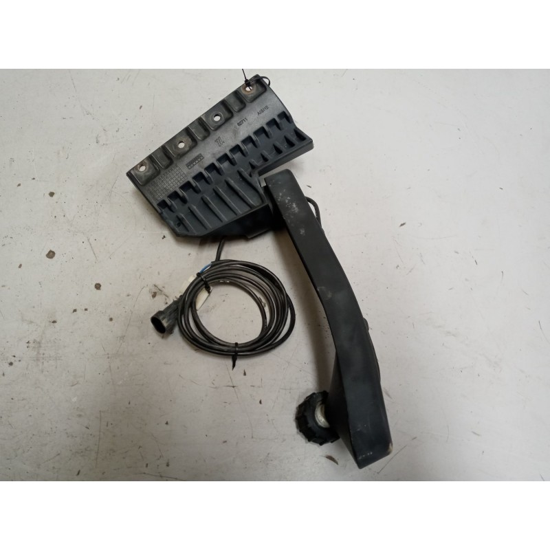 Recambio de soporte para iveco stralis (ad/at) 10.3 diesel referencia OEM IAM   SOPORTE RETROVISOR FRONTAL