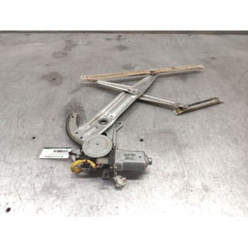 ELEVALUNAS DELANTERO DERECHO 8343076G00 