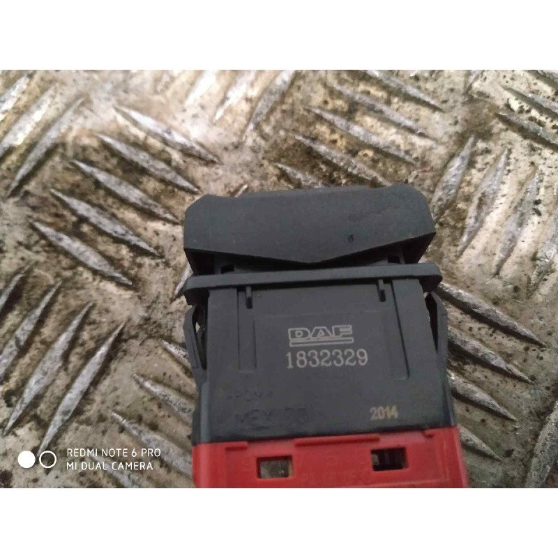 Recambio de interruptor para daf serie xf105.510 fsa 4x2ld space-cab referencia OEM IAM 1832329 - Negro 2