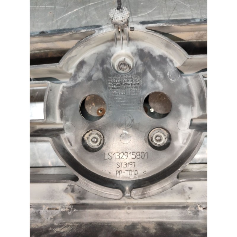 Recambio de rejilla paragolpes central para fiat ducato furgoneta (244_) 2.8 td referencia OEM IAM LS132915801 - Blanco 2