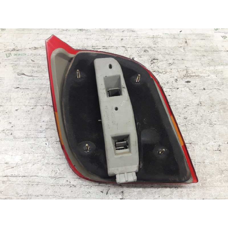 Recambio de piloto trasero derecho para ford fiesta berl./courier surf referencia OEM IAM - Blanco 2