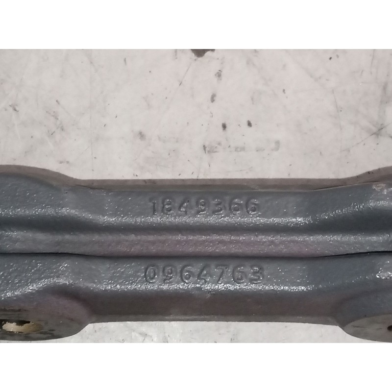 Recambio de soporte barra estabilizadora delantera para daf serie xf euro 6 12.9 diesel referencia OEM IAM 1849366 - Blanco 2