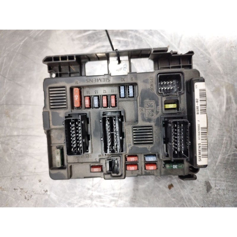 Recambio de caja reles / fusibles para citroën berlingo 1.6 16v hdi referencia OEM IAM 965061858000  