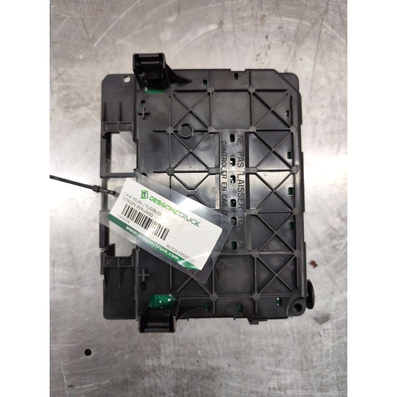 Recambio de caja reles / fusibles para citroën berlingo 1.6 16v hdi referencia OEM IAM 965061858000 2