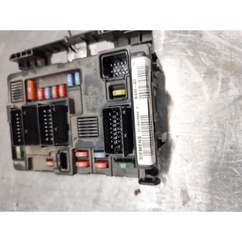 Recambio de caja reles / fusibles para citroën berlingo 1.6 16v hdi referencia OEM IAM 965061858000 3