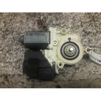 MOTOR ELEVALUNAS DELANTERO DERECHO 104383101 05074140 26 PINS