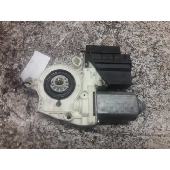 MOTOR ELEVALUNAS DELANTERO DERECHO 6Q2959801A 104383101 26 PINS
