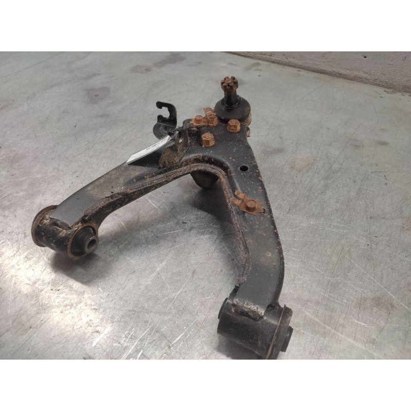 Recambio de brazo suspension superior trasero derecho para mitsubishi pajero -- referencia OEM IAM   