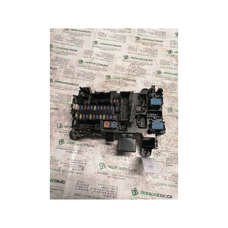 Recambio de caja reles / fusibles para suzuki grand vitara jb (jt) 1.9 ddis jlx (5-ptas.) referencia OEM IAM 05885I30 - Blanco 3