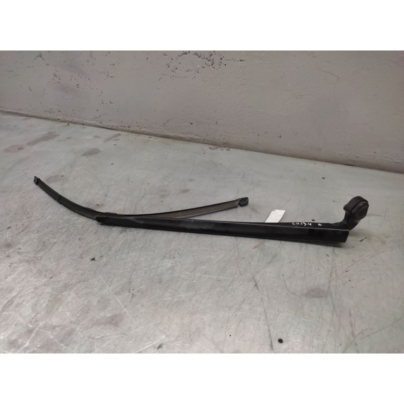 Recambio de brazo limpia delantero derecho para seat leon (1p1) 1.9 tdi referencia OEM IAM 178976  