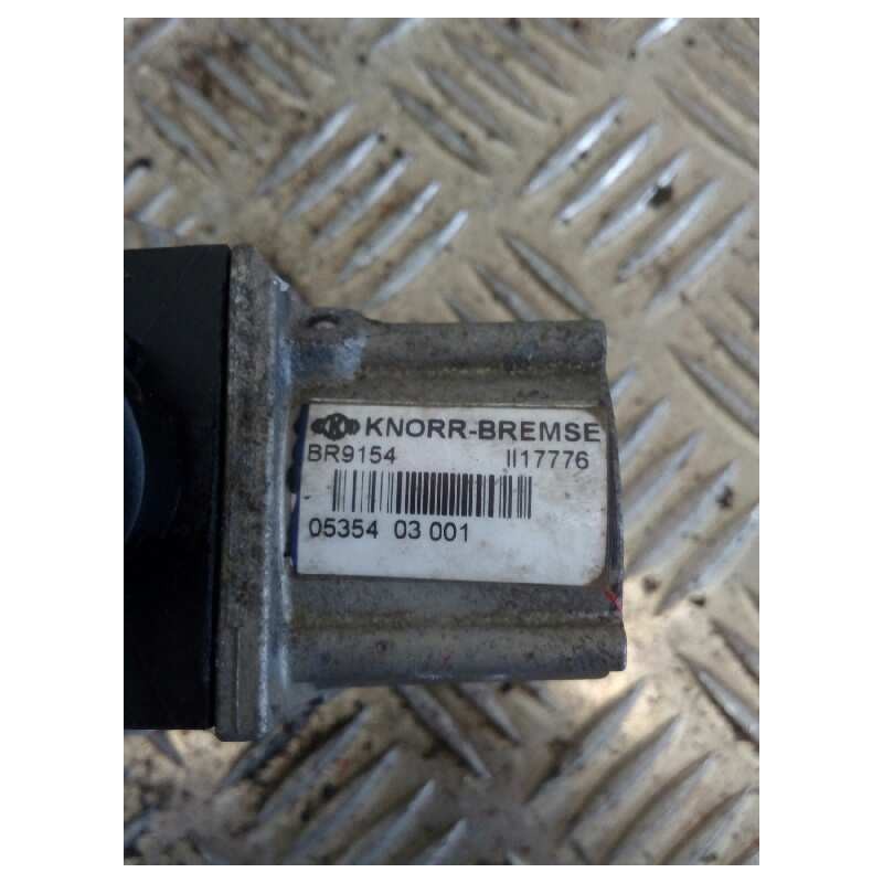 Recambio de valvula aire para iveco eurocargo tector 5.9 diesel referencia OEM IAM BR9154  ELECTRO VALVULA EBS - Blanco 2