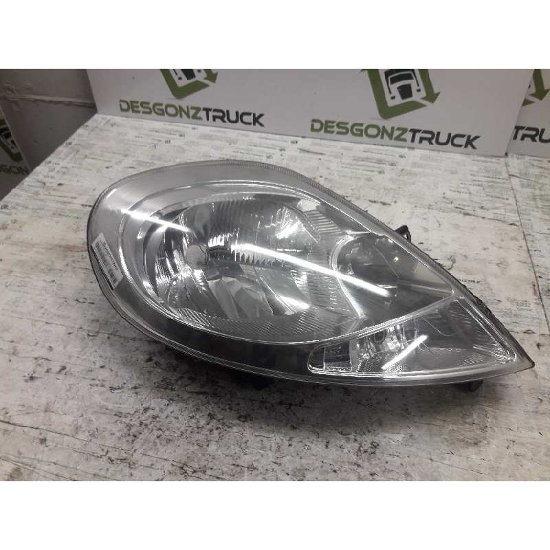 Recambio de faro derecho para renault trafic combi (ab 4.01) 6 - plazas, acristalado parcial 2,9t combi corto referencia OEM IAM - Blanco