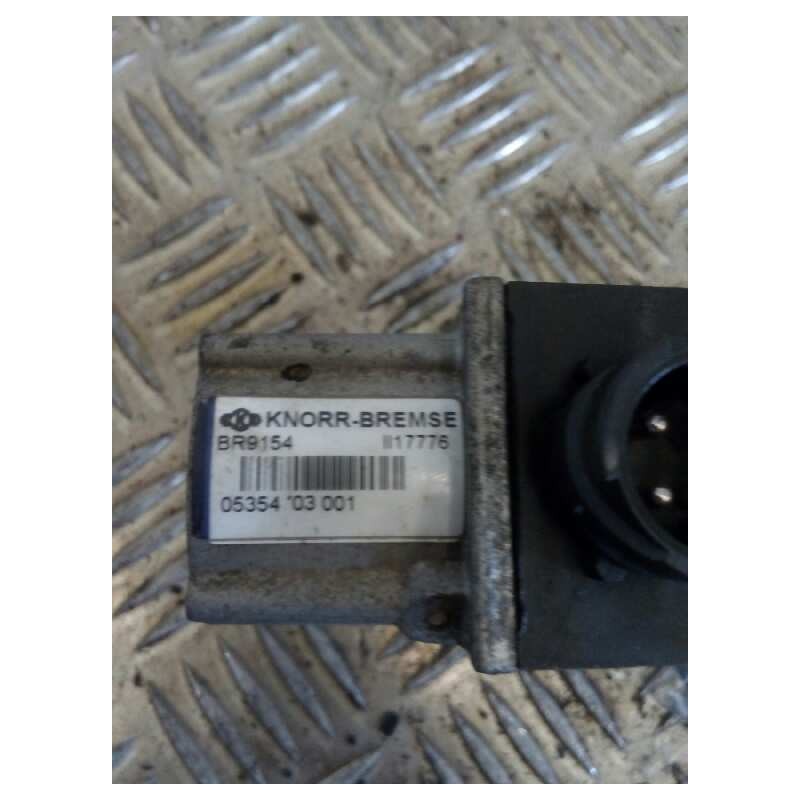 Recambio de valvula aire para iveco eurocargo tector 5.9 diesel referencia OEM IAM BR9154  ELECTRO VALVULA EBS - Blanco 2