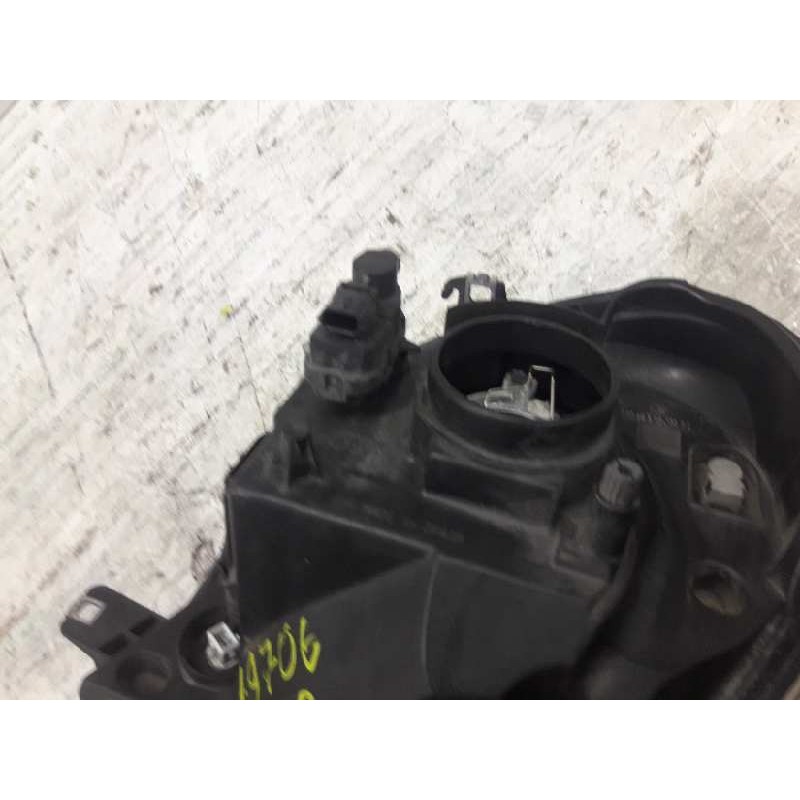 Recambio de faro derecho para renault trafic combi (ab 4.01) 6 - plazas, acristalado parcial 2,9t combi corto referencia OEM IAM - Blanco 4
