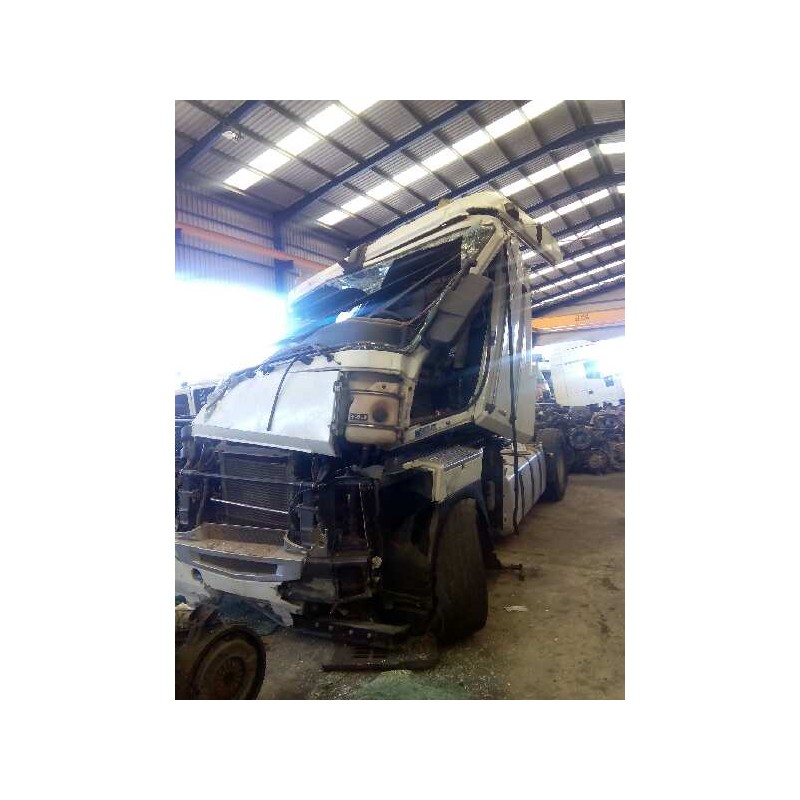 RENAULT MAGNUM AB 2005