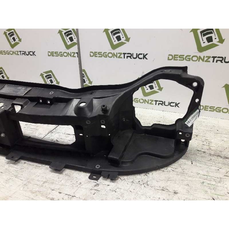 Recambio de panel frontal para renault trafic combi (ab 4.01) 6 - plazas, acristalado parcial 2,9t combi corto referencia OEM IA - Blanco 2