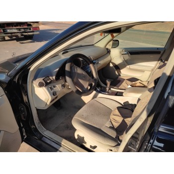 mercedes-benz clase c (w203) berlina del año 2004