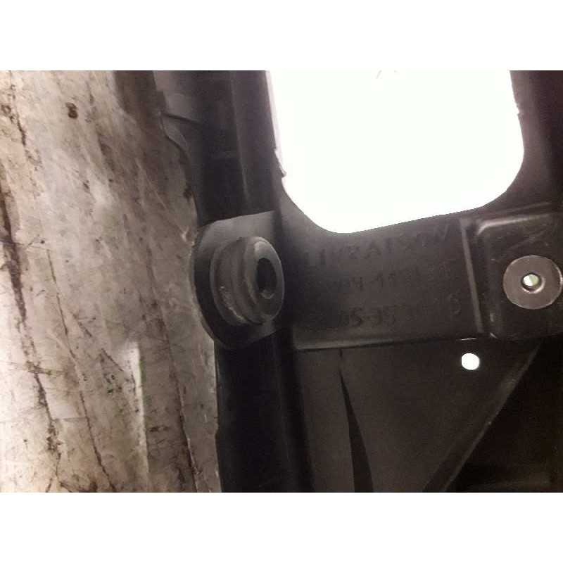 Recambio de panel frontal para renault trafic combi (ab 4.01) 6 - plazas, acristalado parcial 2,9t combi corto referencia OEM IA - Blanco 6