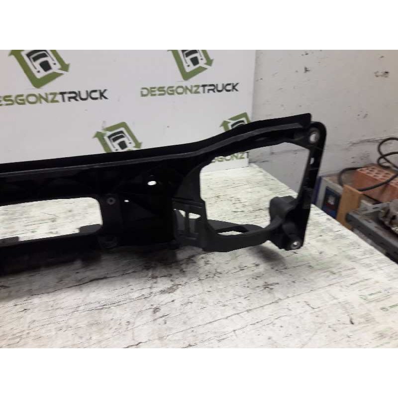 Recambio de panel frontal para renault trafic combi (ab 4.01) 6 - plazas, acristalado parcial 2,9t combi corto referencia OEM IA - Blanco 7