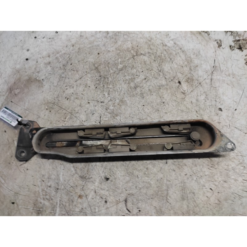 Recambio de retenedor puerta para mitsubishi montero (v60/v70) 3.2 di-d boss (3-ptas.) referencia OEM IAM   RETENEDOR PORTON - Gris