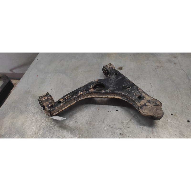 Recambio de brazo suspension inferior delantero izquierdo para opel vectra b berlina básico referencia OEM IAM 3