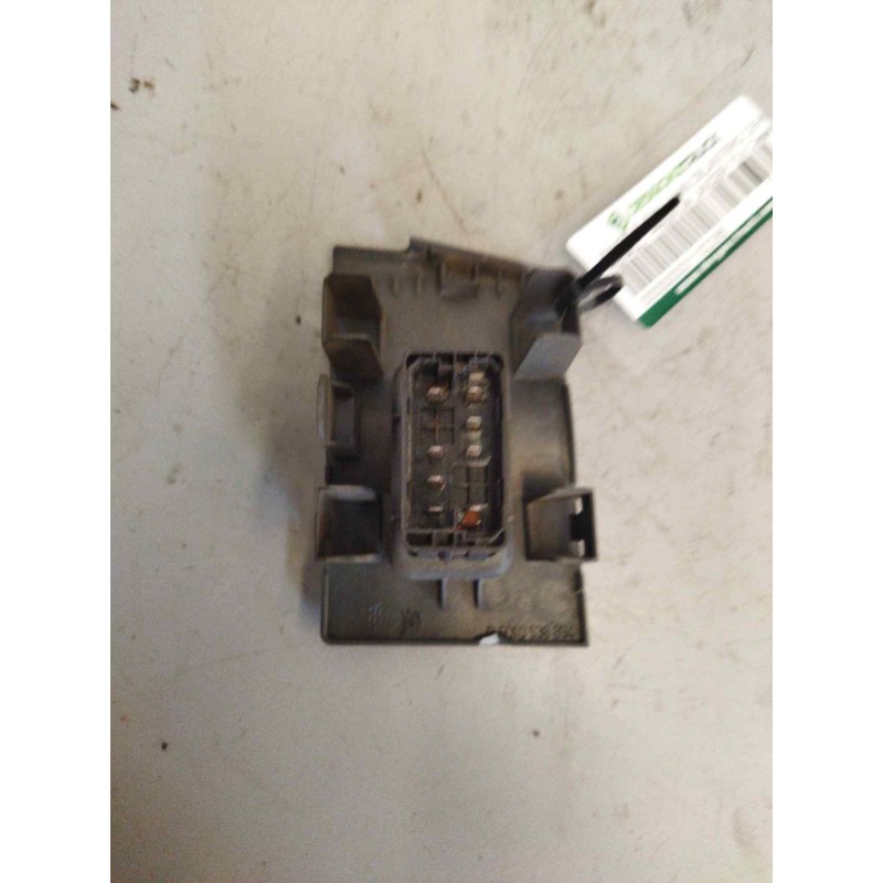 Recambio de mando elevalunas delantero derecho para renault premium lander 10.8 diesel referencia OEM IAM 7421043773 - Verde 2