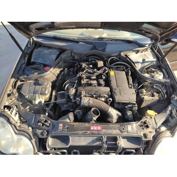 mercedes-benz clase c (w203) berlina del año 2004