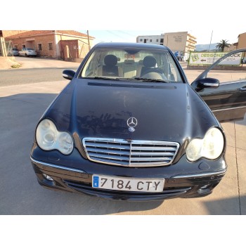 mercedes-benz clase c (w203) berlina del año 2004