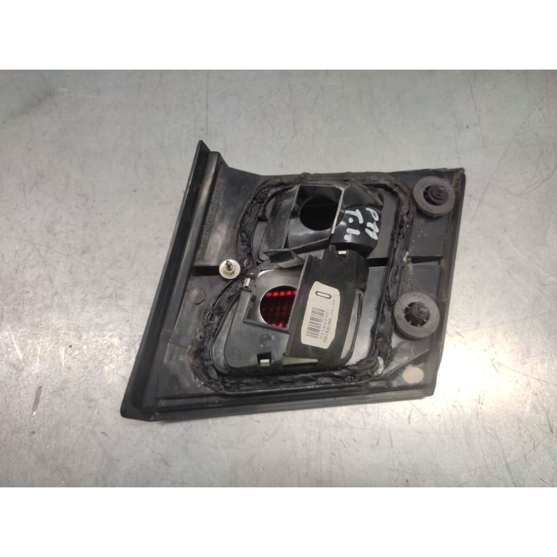 Recambio de piloto trasero izquierdo interior para nissan primera (p11) 1.6 16v referencia OEM IAM 2