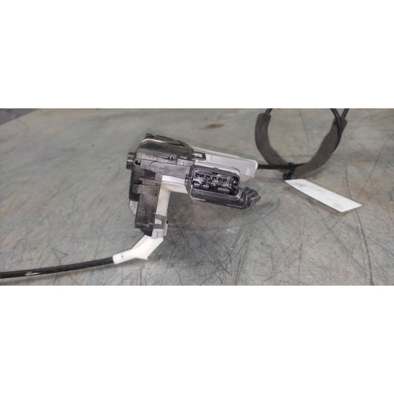 Recambio de cerradura puerta trasera izquierda para peugeot 5008 referencia OEM IAM   1465a0302j6 2