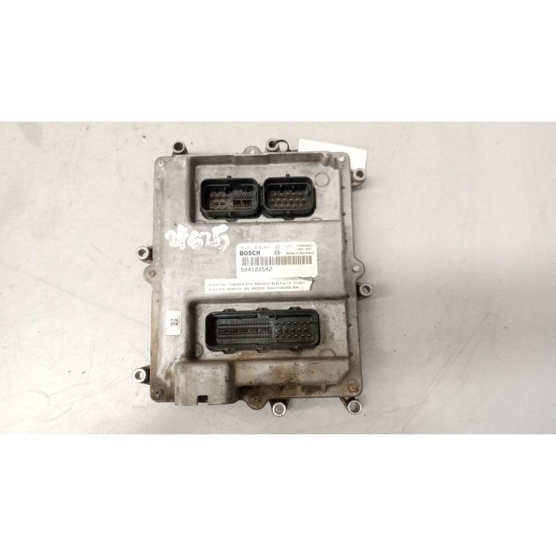 Recambio de centralita motor edc para iveco eurocargo 05.03  fg 75 e larga distancia referencia OEM IAM 504122542  0281020048 - Blanco