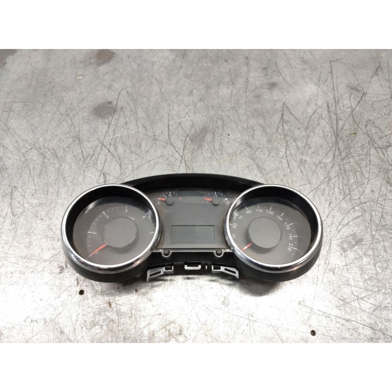 Recambio de cuadro instrumentos para peugeot 5008 referencia OEM IAM 9810462780  