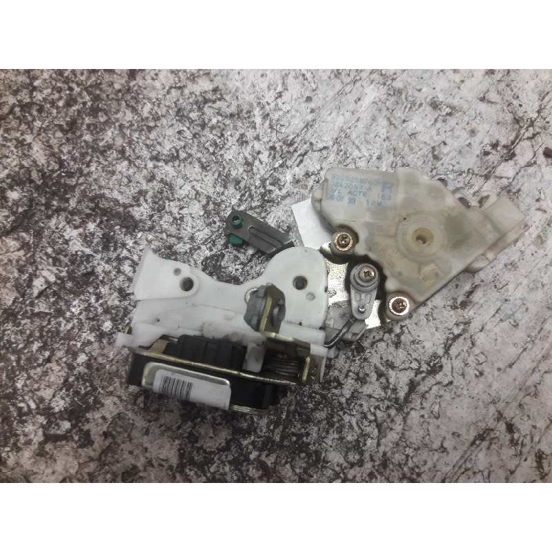 Recambio de cerradura puerta trasera derecha para nissan almera (n16/e) acenta referencia OEM IAM 82552BM760 0892052A 2 PINS 2