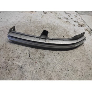 MOLDURA 90580652 BAJO FARO DERECHO 