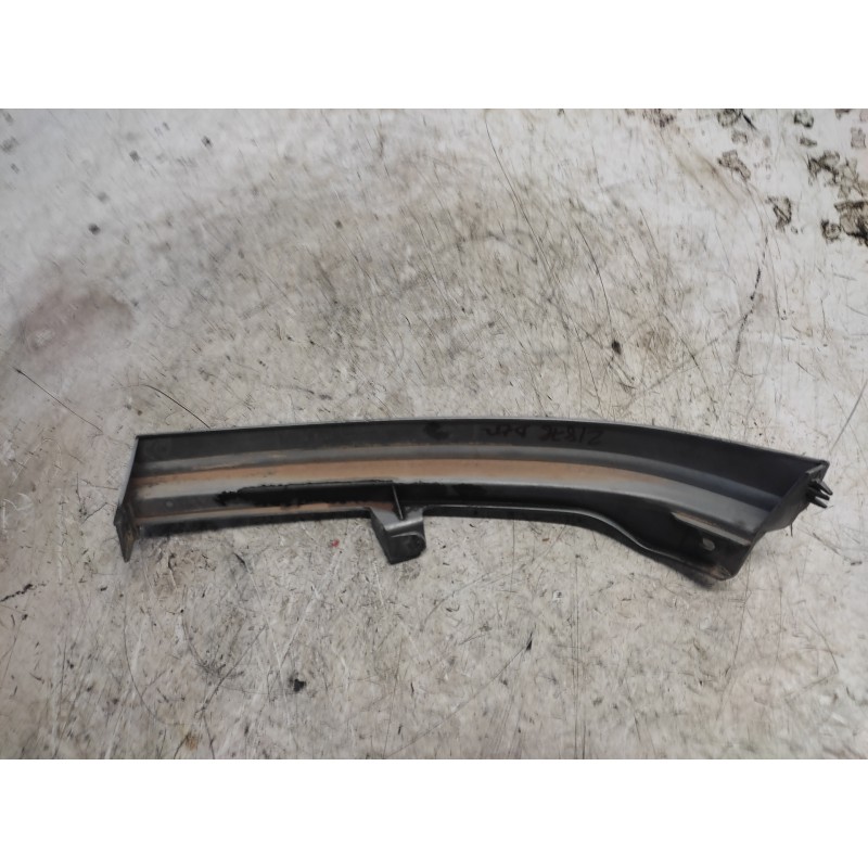 Recambio de moldura para opel zafira a elegance referencia OEM IAM 90580652 BAJO FARO DERECHO 2