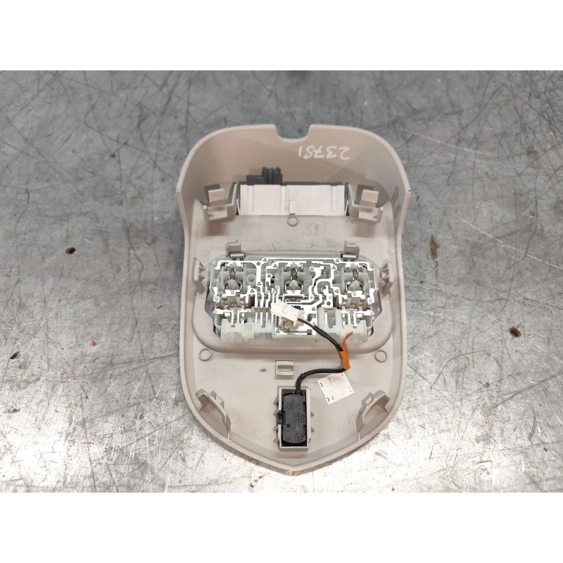 Recambio de luz interior para peugeot 5008 referencia OEM IAM  DELANTERA 2