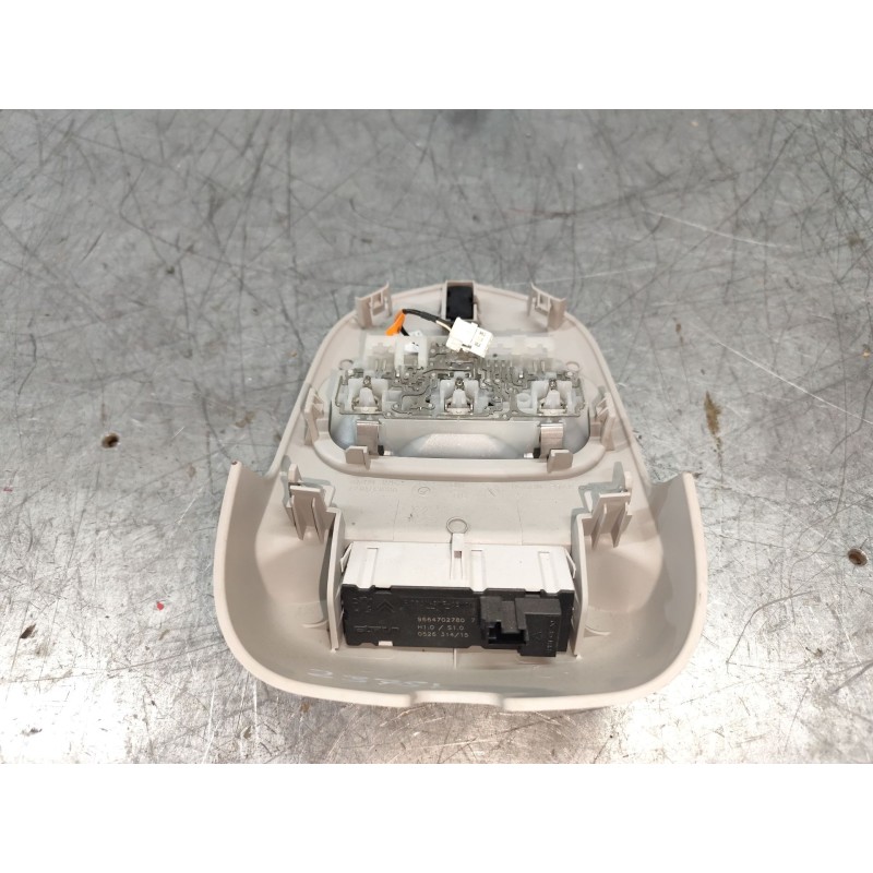 Recambio de luz interior para peugeot 5008 referencia OEM IAM  DELANTERA 3